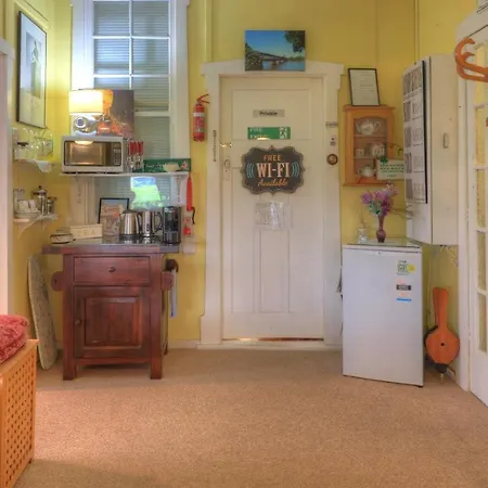 Andavine House - Bed & Breakfast-3